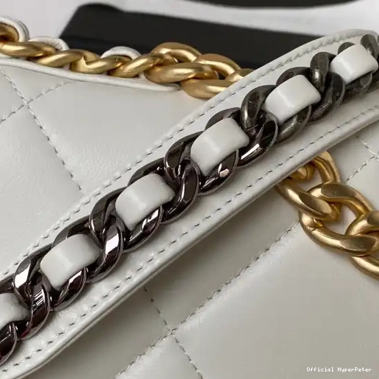 Hyper Peter CHANEL CHAIN ON WALLET 19 0621